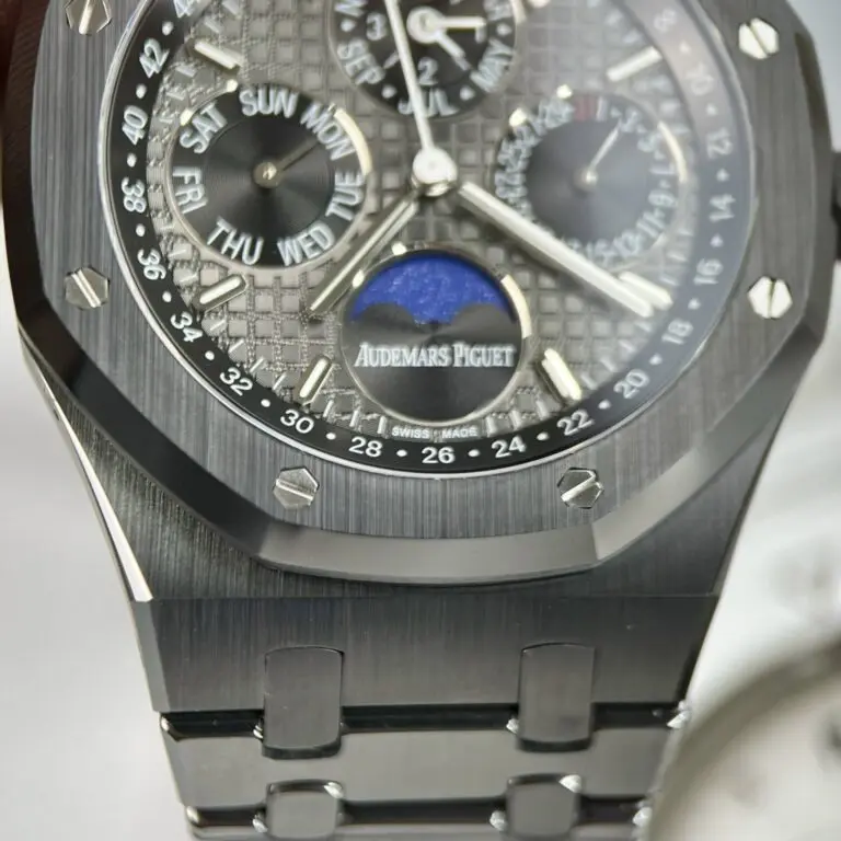 Audemars Piguet Royal Oak 26579CB Black Ceramic APS 41mm - Image 5