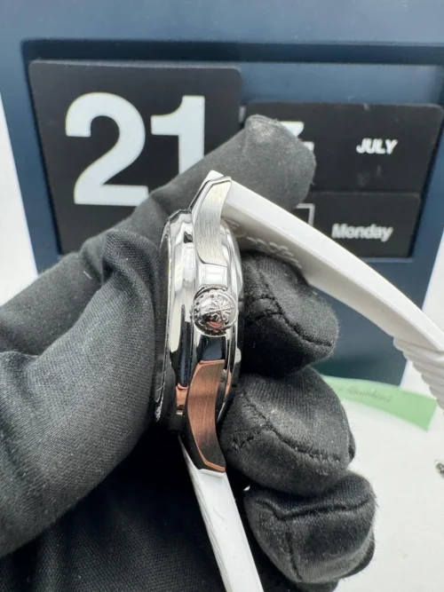 Aquanaut 5067A SS PPF 1:1 Best Edition White Textured Dial on White Rubber Strap RONDA Quartz - Image 5